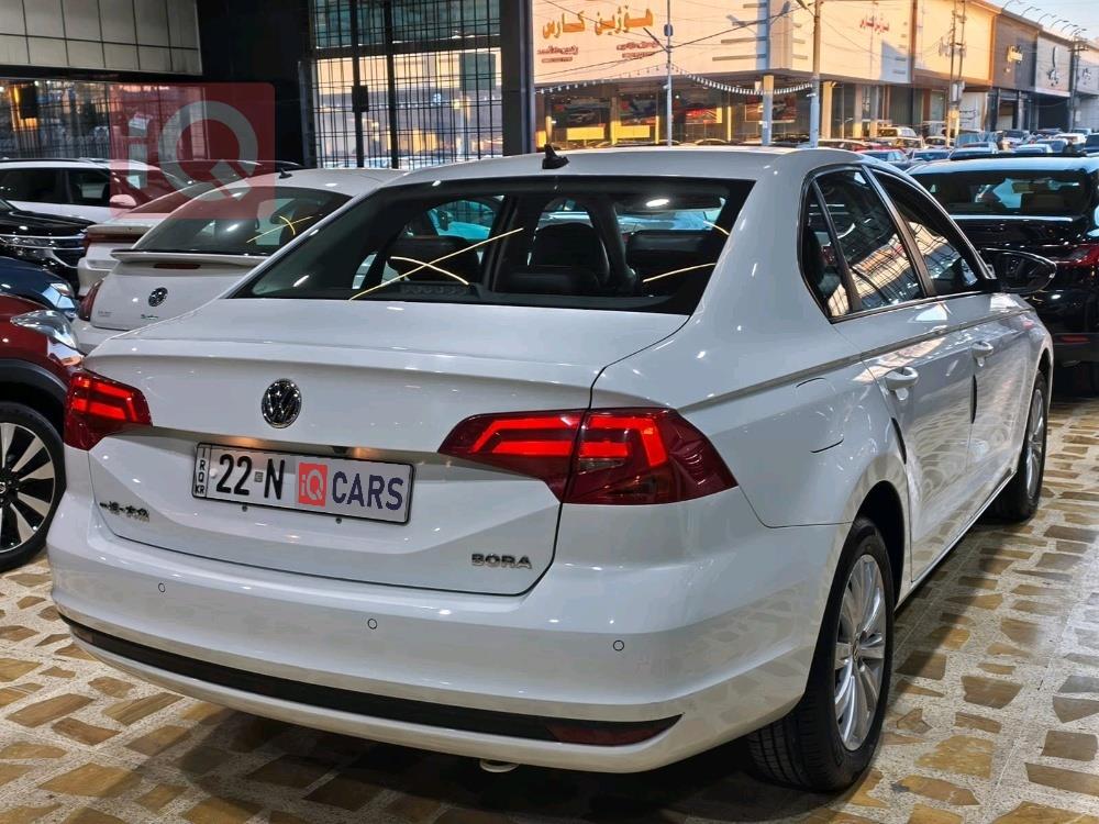 فولكسفاغن بورا